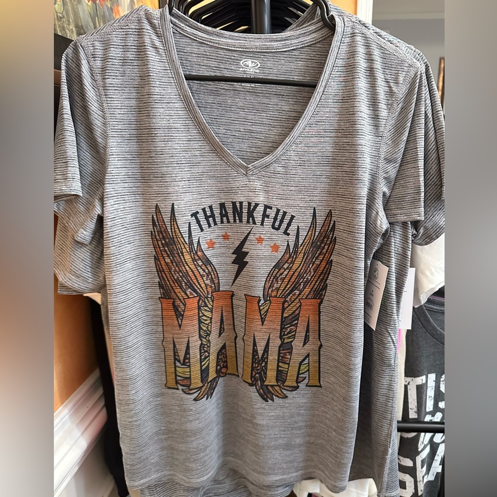 THANKFUL MAMA W/Wings Design Shirt - Custom Design - Sizes Small, Large and XL